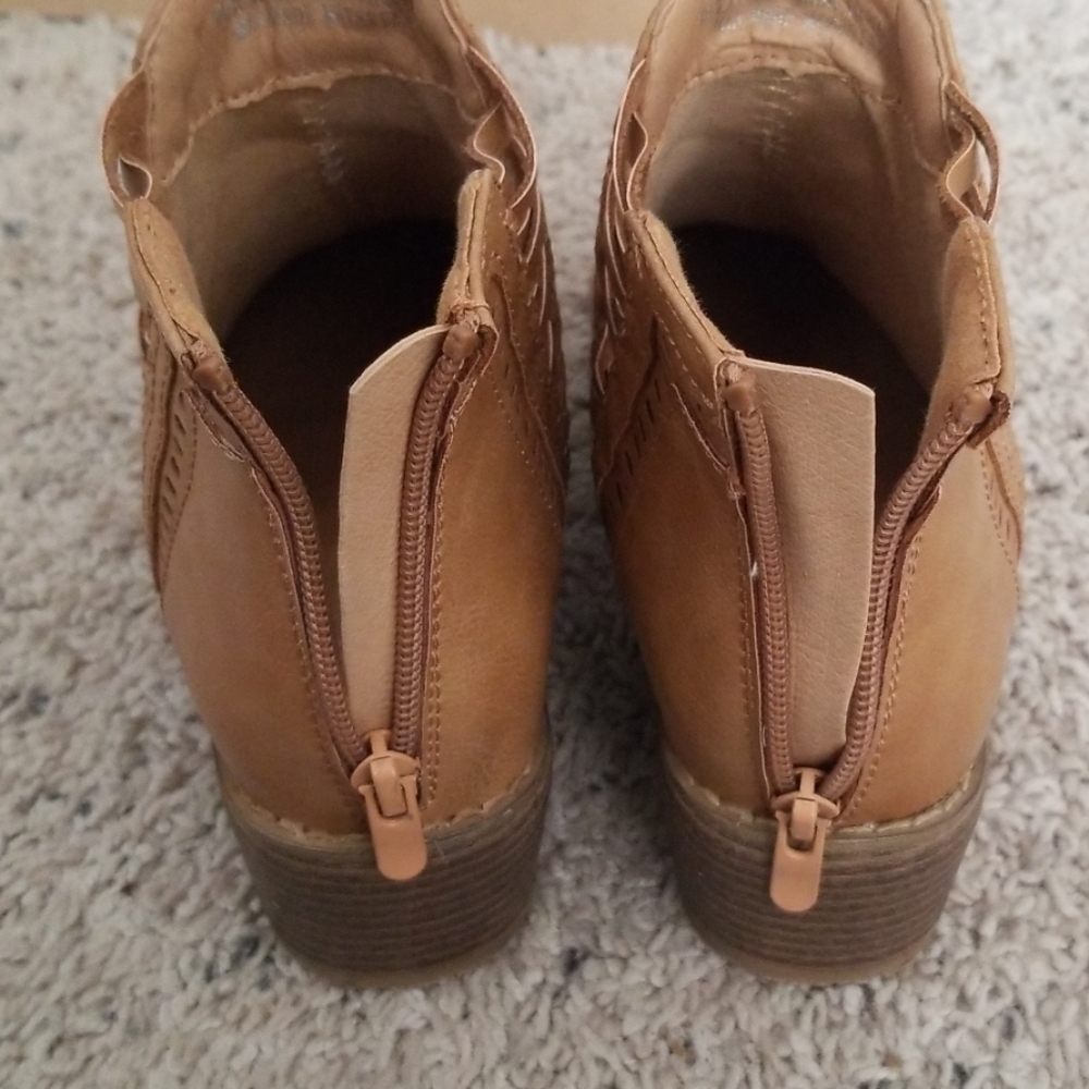 Booties - Picture 3 of 4